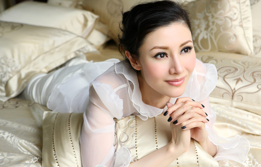 李嘉欣代言罗莱家纺家居照